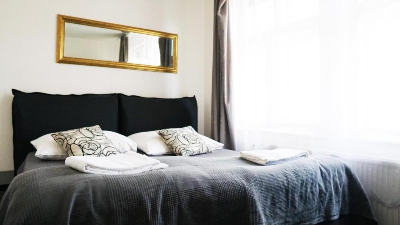 Thai Sun Hostel Прага Экстерьер фото