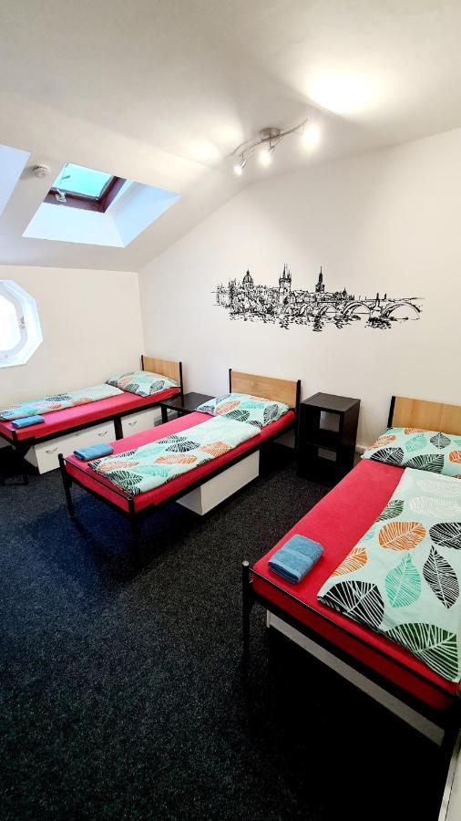 Thai Sun Hostel Прага Экстерьер фото