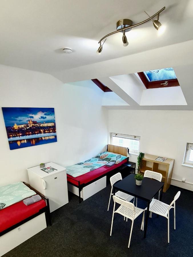 Thai Sun Hostel Прага Экстерьер фото