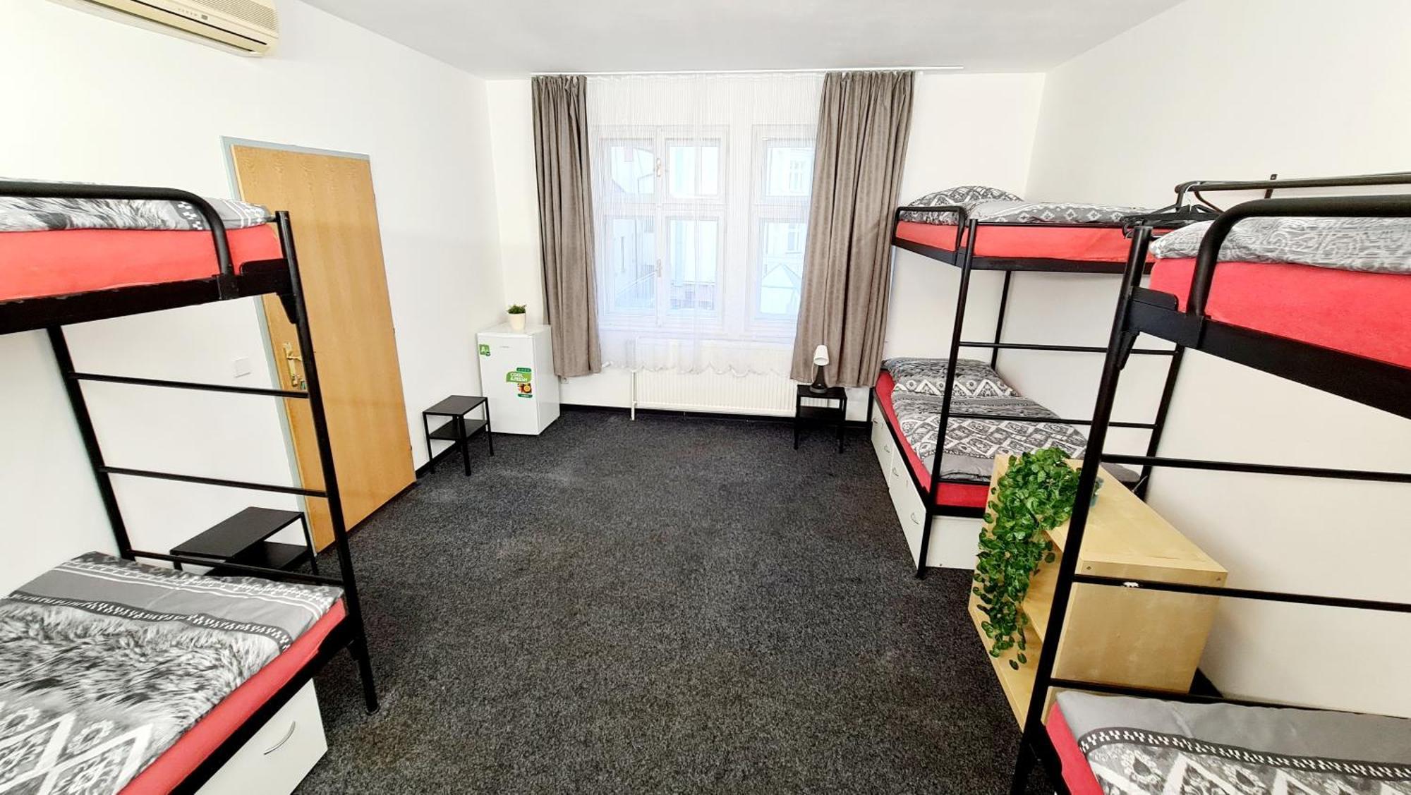 Thai Sun Hostel Прага Номер фото