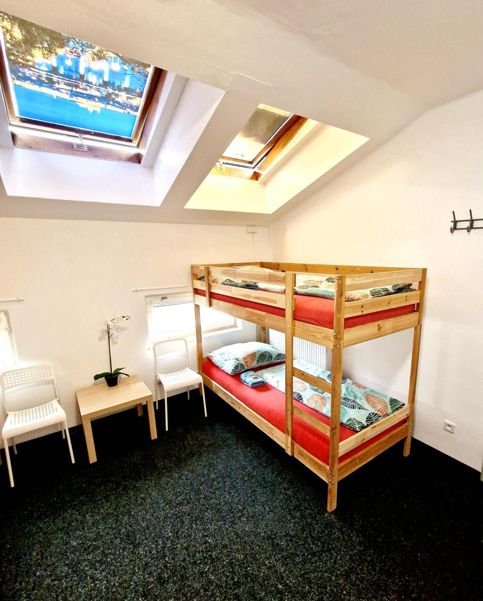 Thai Sun Hostel Прага Номер фото